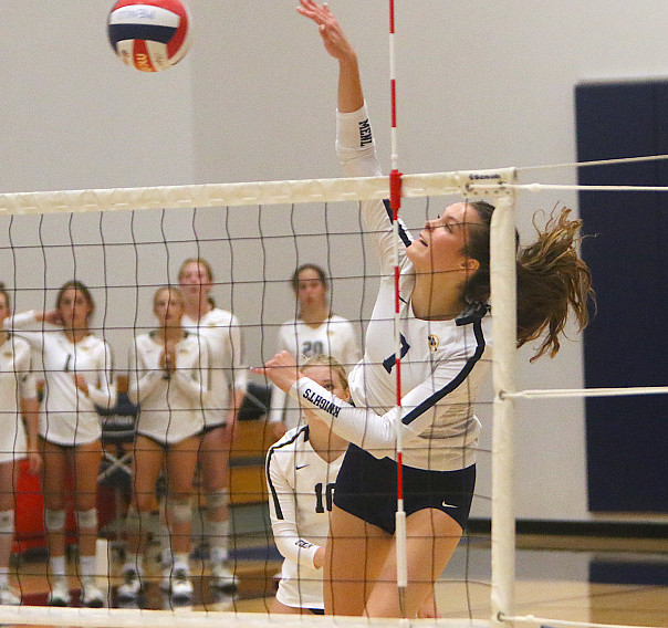 Menlo junior Cleo Hardin unleashed 21 kills on .429 percent hitting and 16 digs in a sweep of Aragon.