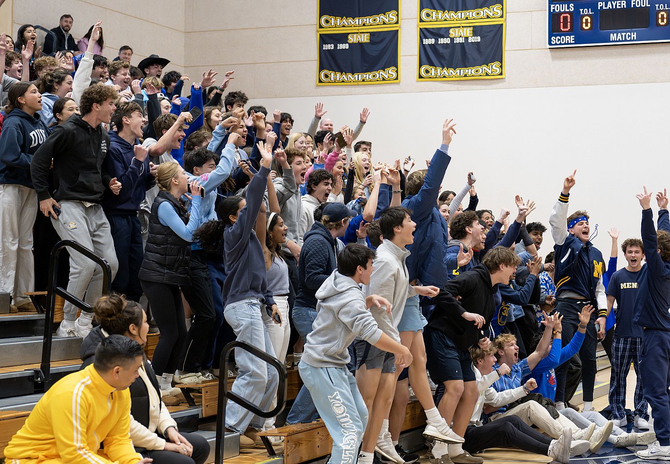 54327796216 017d7a37bc 6k Crowd shot