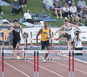 Menlo sophomore Tres Onyejekwe took fourth at the 300m hurdles at the State Championships
