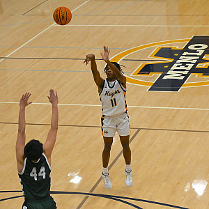 Knights sophomore Tres Onyejekwe led the Knights on both ends of the court against Pinewood.