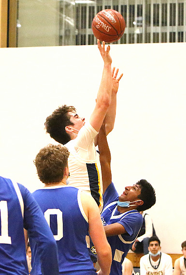 Menlo junior Lucas Vogel scored a game-high 20 points and grabbed six rebounds against Pinewood.