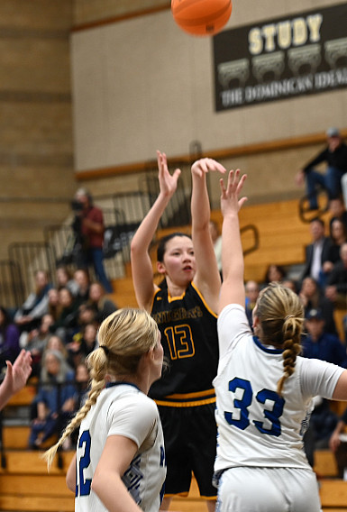 Menlo sophomore guard Karen Xin sank four three-pointers, but Menlo lost 42-39 in a NorCal title game against San Domenico