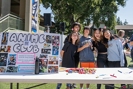 Upper School 22-23 - Clubs Fair 001