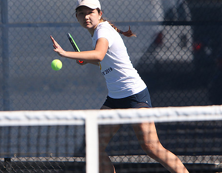 Menlo?s Alex Viret teamed with fellow senior Brynn Brady for a win at No.1 doubles