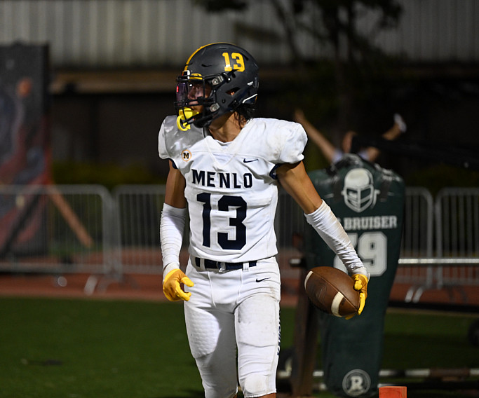 Menlo's Brady Jung posted seven receptions for 149 yards and scored on a 45-yard touchdown from Mikey McGrath against Palo Alto