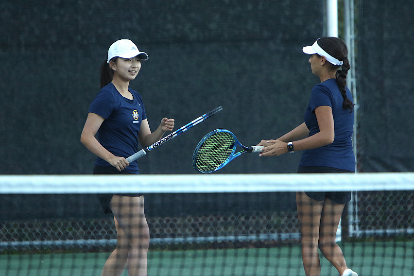Alexa Hua and Sophia Lenart won at No. 3 doubles