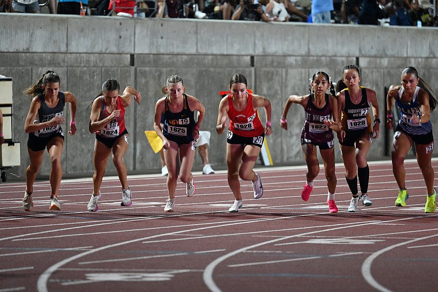 Menlo senior Veronica Taira, third from left, starts the 3200