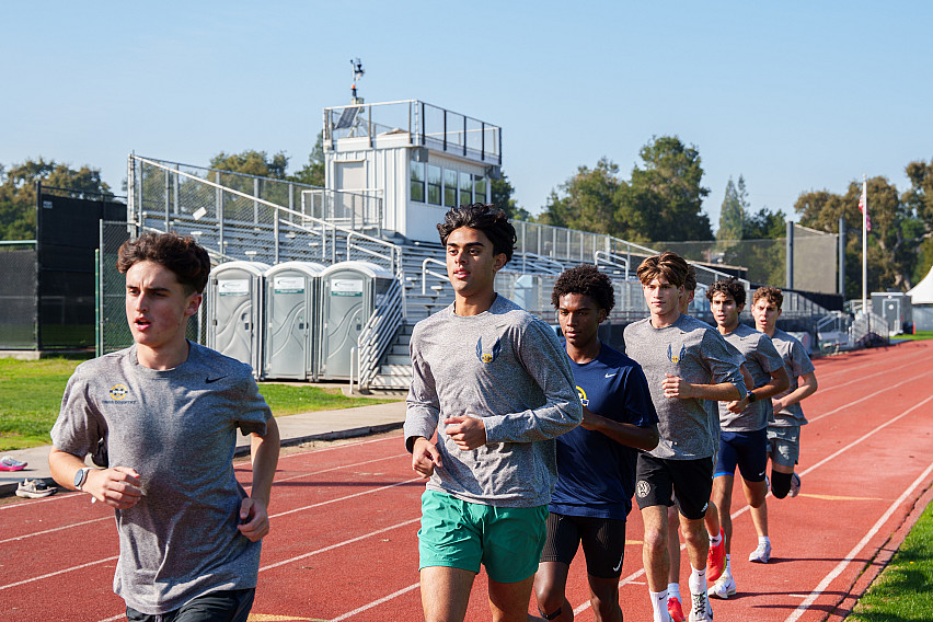Amay Srinivasan trains with the Knights on Tuesday, Nov. 28, in preparation for the state meet.