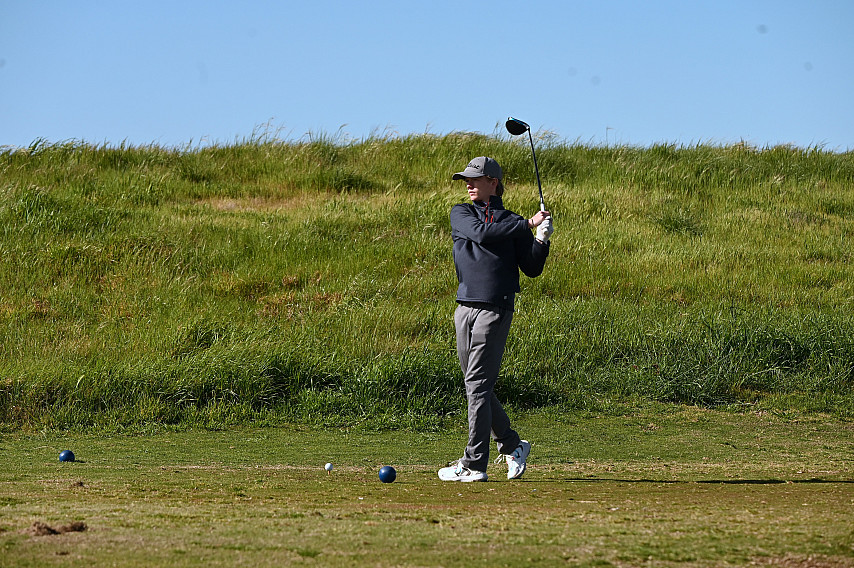 Menlo senior Chase Edwards paced Menlo in league opener Tuesday.